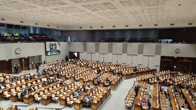 Ketua DPR RI Puan Maharani memimpin Rapat Paripurna di kompleks parlemen, Jakarta, Selasa (23/9/2025). 