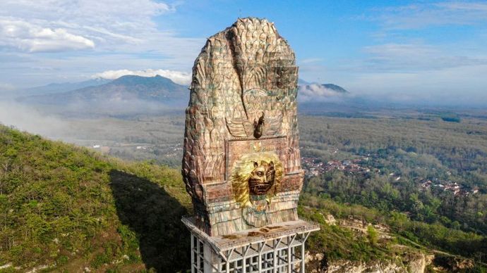 Foto udara Monumen Reog Ponorogo di Sampung, Ponorogo, Jawa Timur, Minggu (2/11/2025). Kabupaten Ponorogo resmi bergabung dalam UNESCO Creative Cities Network (UCCN) atau Jaringan Kota Kreatif UNESCO kategori Crafts and Folk Art atau Kriya dan Seni R