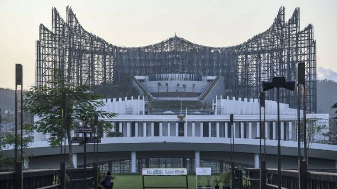 Suasana Istana Negara dan Istana Garuda terlihat dari kawasan Sumbu Kebangsaan IKN, Penajam Paser Utara, Kalimantan Timur. 