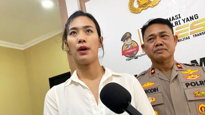 Kanit Pelayanan Perempuan dan Anak (PPA) Polres Metro Jakarta Selatan AKP Citra Ayu memberikan keterangan kepada wartawan di Polres Metro Jakarta Selatan, Jakarta, Senin (30/6/2025). 