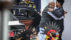 Tanda kehormatan tertinggi dari Indonesia itu dianugerahkan Prabowo kepada PM Modi di Istana.