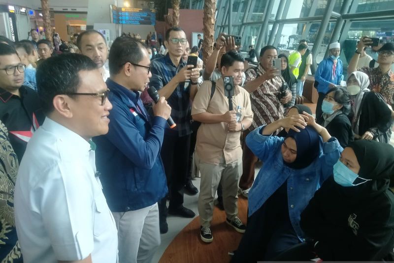 Kementerian Pelindungan Pekerja Migran Indonesia (KP2MI) melaporkan sebanyak 700 Pekerja Migran Indonesia (PMI) non-prosedural telah dideportasi oleh Pemerintah Arab Saudi selama Januari 2025.   <b>(Antara: Azmi Samsul Maarif)</b>