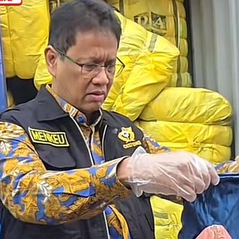 Purbaya Sidak Gudang Pabean Cikarang: Jangan Ada Lagi Impor Pakaian Ilegal!