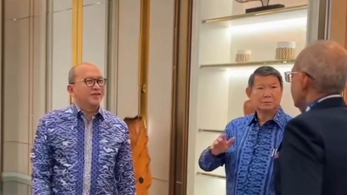 CEO Danantara Indonesia, Rosan Roeslani, membagikan momen saat bertemu dengan Chairman and CEO of Arsari Group sekaligus Head of the Housing Task Force, Hashim Djojohadikusumo.