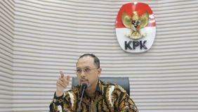 Penyidik KPK memeriksa politisi PDIP, Riyan Dediano, sebagai saksi dalam kasus dugaan korupsi pembangunan jalur kereta api.