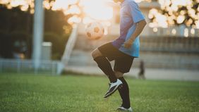 Klub sepakbola China, Changchun Xidu mendapatkan hukuman dari Federasi Sepakbola China (CFL) setelah berbuat curang main dukun dengan menyimpan jimat di ruang ganti tim lawan.