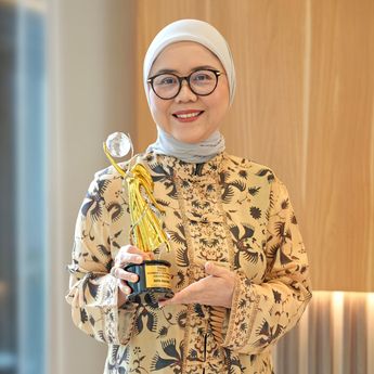 Jadi Tokoh Wanita Berpengaruh di Indonesia, Direktur Pegadaian Raih Penghargaan Women in Business Leadership 2026