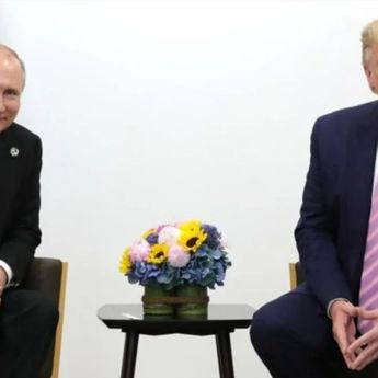 Donald Trump Isyaratkan Bakal Bertemu Vladimir Putin