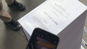 Komisi Pemberantasan Korupsi (KPK) melimpahkan berkas dakwaan mantan Menteri Agama Yaqut Cholil Qoumas, tersangka kasus dugaan korupsi kuota haji, ke Pengadilan Negeri Jakarta Pusat.