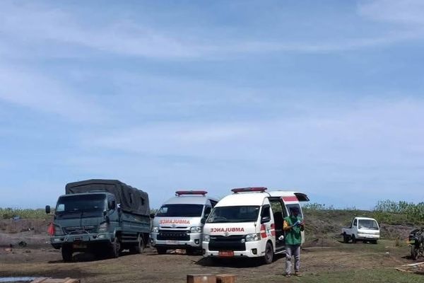 Sebuah ledakan hebat terjadi saat pemusnahan amunisi kedaluwarsa di Desa Sagara, Kecamatan Cibalong, Kabupaten Garut, Jawa Barat, Senin 12 Mei 2025./Ist