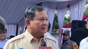 Presiden Prabowo Subianto bakal memantau proses penghitungan cepat di Pilkada 2024. Hal tersebut disampaikan ketika ia sudah menggunakan hak suaranya di TPS 08 Bojong Koneng, Bogor pada Rabu pagi, 27 November 2024.