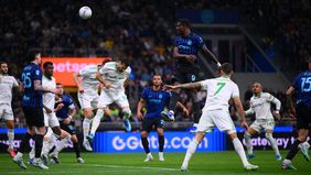 Inter Milan semakin kokoh di puncak klasemen sementara Liga Italia setelah menghajar AS Roma dengan skor telak 5-2 pada pekan ke-31 di Stadion Giuseppe Meazza pada Senin dini hari tadi, 6 April 2026.