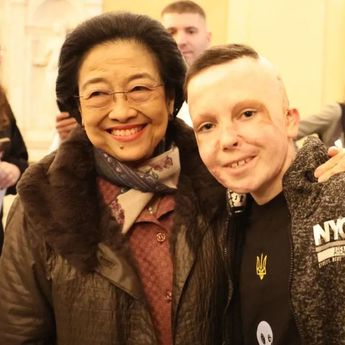 Megawati Bertemu Anak Korban Perang Palestna dan Ukraina di Roma