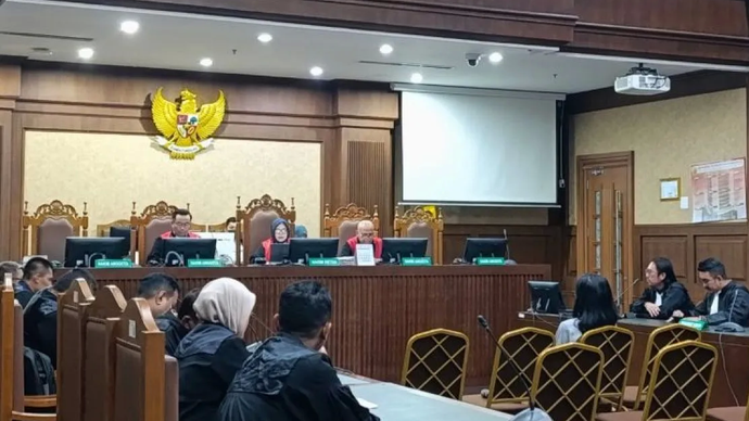 Ibunda Ronald Tannur, Meirizka Widjaja Tannur, dalam sidang pembacaan putusan sela majelis hakim di Pengadilan Tipikor Jakarta, Senin (24/2/2025).