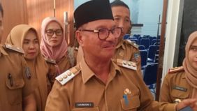 Bupati Konawe Selatan (Konsel), Surunuddin Dangga mencopot jabatan Sudarsono Mangidi sebagai Camat Baito buntut kasus dugaan penganiayaan oleh guru honorer SDN 4 Baito yaitu Supriyani ke siswanya berinisial D.