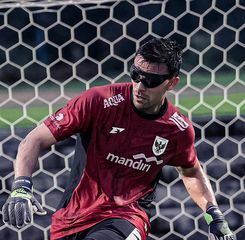 Kiper Timnas Emil Audero Latihan Perdana di Bali, Kacamata Hitam Curi Perhatian