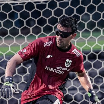 Kiper Timnas Emil Audero Latihan Perdana di Bali, Kacamata Hitam Curi Perhatian