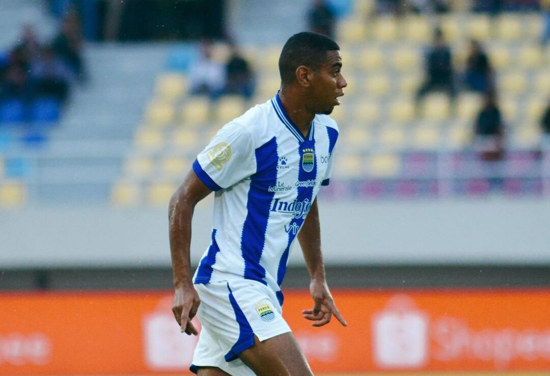 Persib Bandung Taklukkan Persis Solo 1-0 <b>(Instagram @persib)</b>