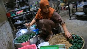 Setiap muslim pastinya memiliki keinginan besar untuk melaksanakan Ibadah Haji, baik itu dari kalangan bawah, menengah ataupun kalangan atas.
