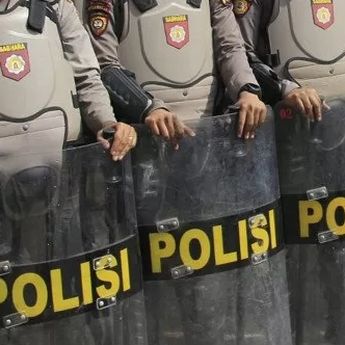 AJI Surabaya Kutuk Kekerasan dan Intimidasi Polisi ke Jurnalis saat Liput Demo Tolak UU TNI