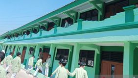 Menteri Koordinator Bidang Infrastruktur dan Pembangunan Kewilayahan (IKP) Agus Harimurti Yudhoyono (AHY) menegaskan bahwa keberadaan fasilitas toilet yang layak di lingkungan sekolah harus menjadi perhatian utama dalam pelaksanaan rehabilitasi dan r
