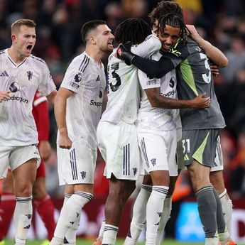 Hasil Liga Inggris: Liverpool Ditaklukkan Manchester United, Arsenal Kokoh di Puncak
