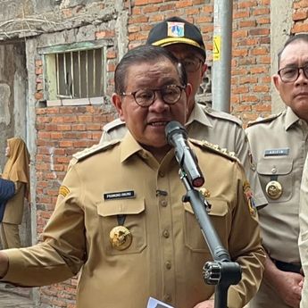 Pramono Tinjau Pengerukan Kali Anak Krukut Sepanjang 2,3 Kilometer