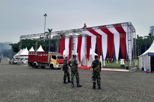 Persiapan HUT TNI di Monas