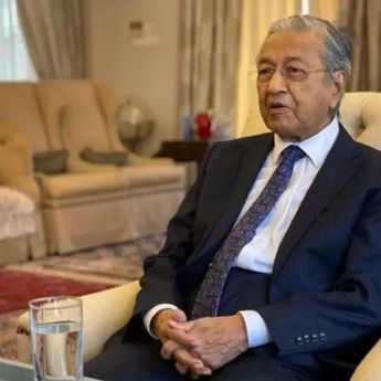 Eks PM Malaysia Mahathir Mohamad Jalani Perawatan Akibat Infeksi Pernapasan