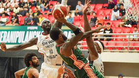 Dewa United Banten berhasil meraih kemenangan penting saat bertandang ke markas Bima Perkasa Jogja dalam lanjutan Matchweek 4 IBL 2024 yang digelar di GOR Pancasila UGM, Yogyakarta, Sabtu sore. 