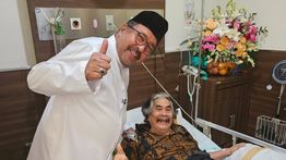 Rano Karno Jenguk Jaja Miharja: Sahabat Sohib, Lekas Sembuh