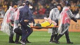 Pemain belakang Timnas Australia, Harry Souttar mengalami cedera tendon Achilles atau ACL yang mengharuskan absen selama satu tahun dan tidak akan bermain di Kualifikasi Piala Dunia 2026 menghadapi Timnas Indonesia.