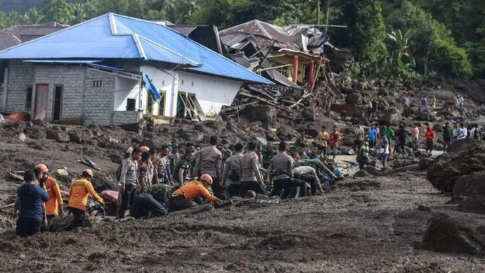 Banjir Bandang di Ternate <b>(ANTARA/Andri Saputra)</b>