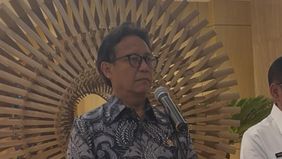 Menteri Kesehatan (Menkes) Budi Gunadi Sadikin menyampaikan imbauan bagi masyarakat agar tak melakukan aktivitas di luar ruangan usai hujan.