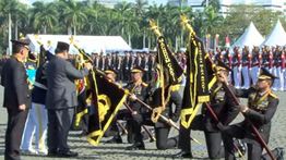7 Jenderal Polisi Terima Tanda Kehormatan Nugraha Sakanti di Hari Bhayangkara ke-79