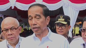 Presiden Joko Widodo (Jokowi) merespons terkait Presiden Terpilih Prabowo Subianto akan membentuk 44 Kementerian.
