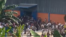 Viral Penjarahan Gudang Bulog Sibolga, Warga Paksa Masuk dan Ambil Pangan