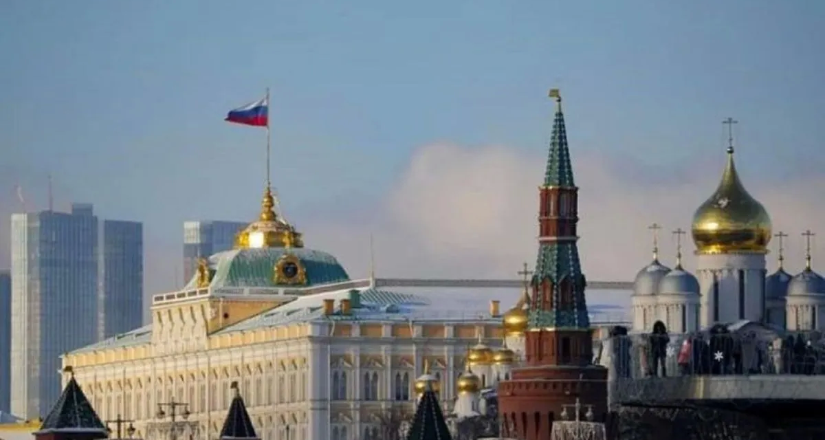 Arsip foto - Bendera nasional Rusia terlihat di Kremlin, Moskow, Rusia.  <b>(Antara)</b>