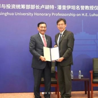Luhut Pandjaitan Raih Gelar Profesor Kehormatan dari Tsinghua University di China