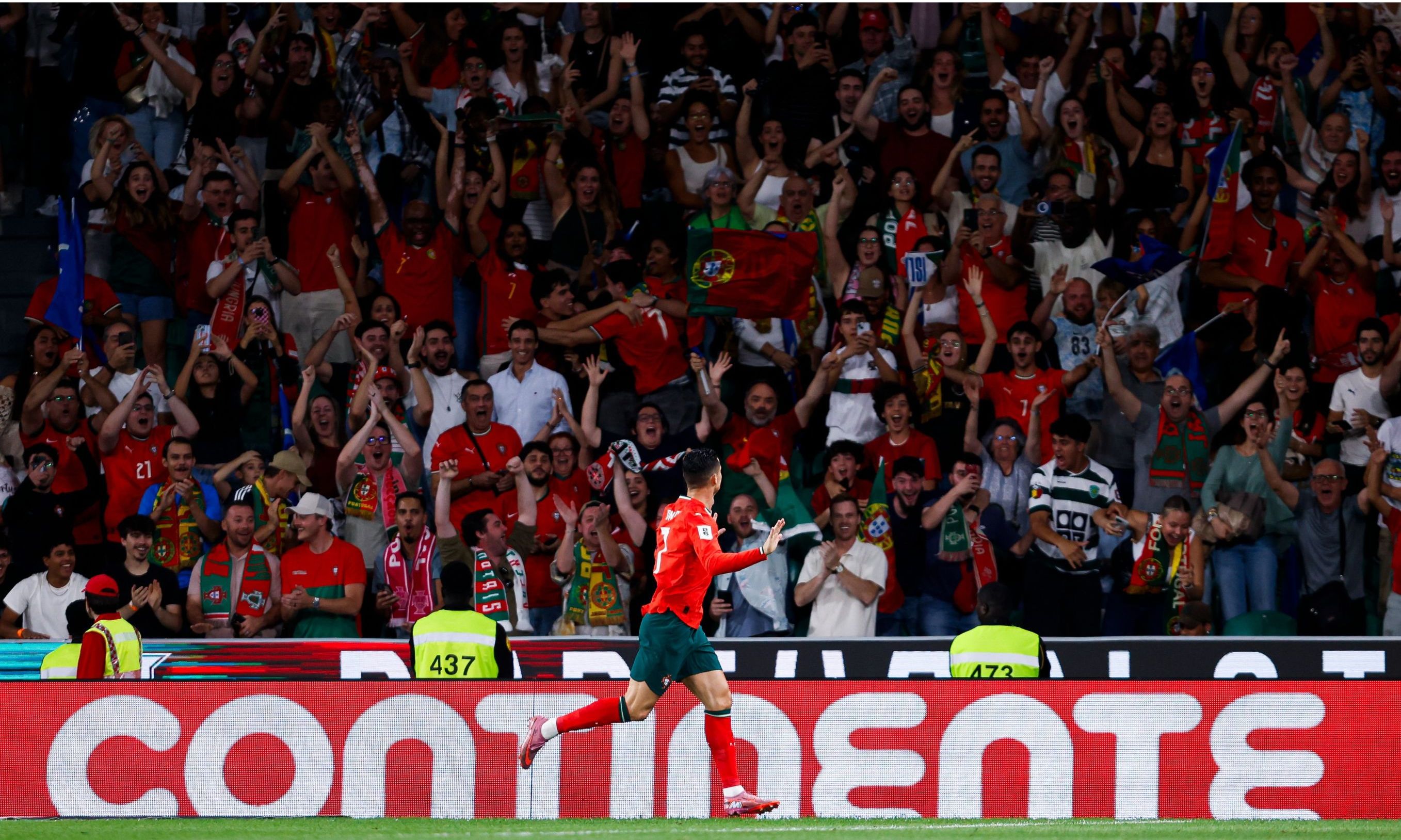 Cristiano Ronaldo <b>(X: Portugal)</b>