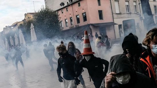 Polisi Prancis Tangkap 1.800 Demonstran Usai Jarah dan Rusak 1.500 Toko