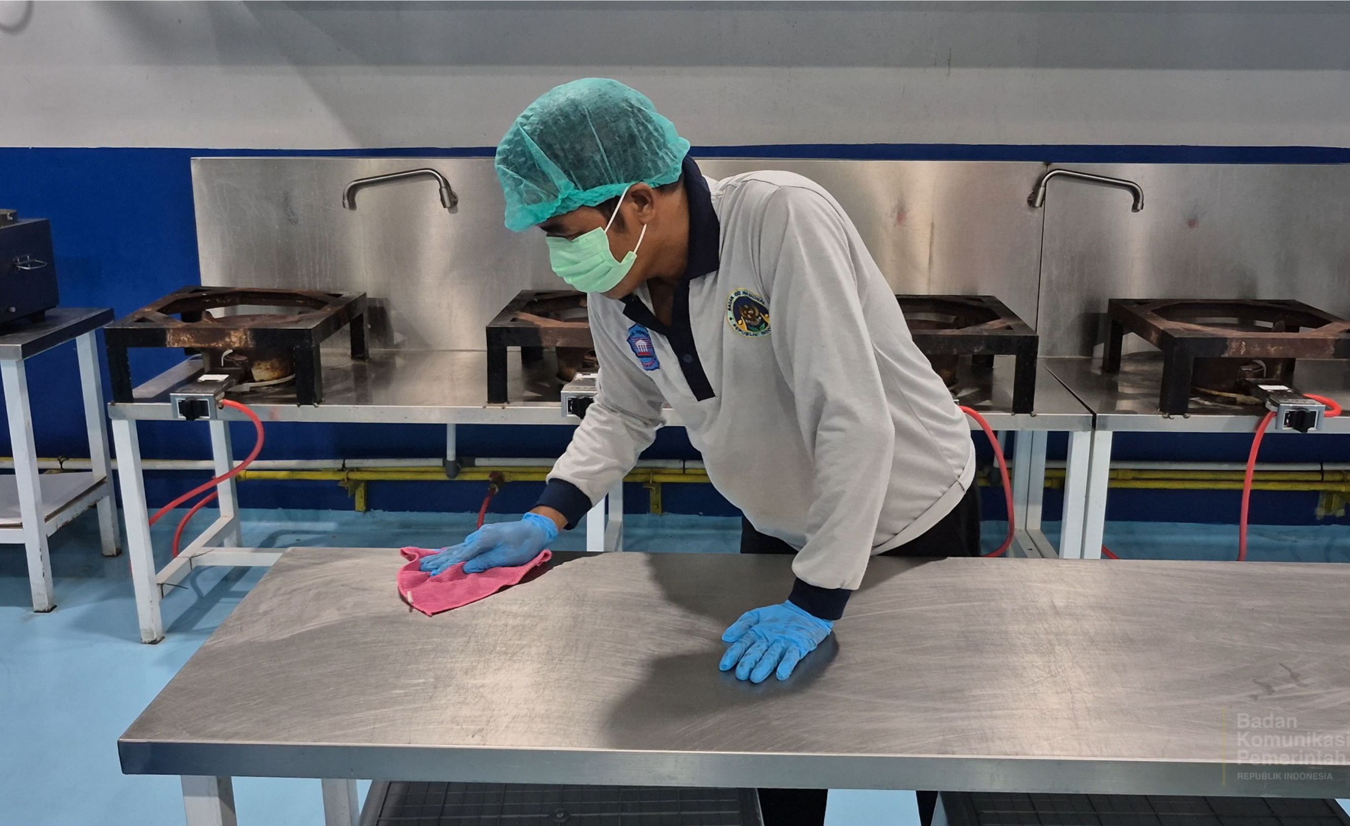 Usai Kena PHK, Suranto Temukan Penghidupan Baru di Dapur MBG <b>(Istimewa)</b>