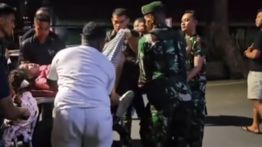Viral Aksi Heroik Anggota TNI Yonif 501 Madiun Bantu Ibu Lahiran di Atas Motor