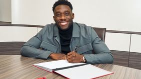 Klub asal Bundesliga, Bayern Munich resmi memperpanjang kontrak Alphonso Davies hingga 2030 setelah masa baktinya bakal berakhir pada akhir musim.