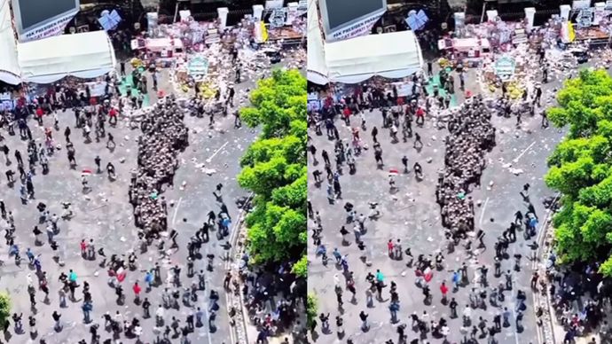 VIDEO: Detik-detik Polisi Dilempari Massa Demo di Pati