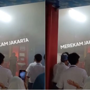 SMA Negeri 82 Kebayoran Baru Jakarta Selatan Dilahap Si Jago Merah