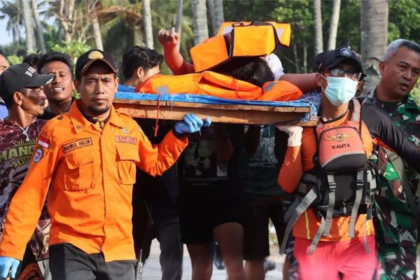 80 Prajurit Dikerahkan, Misi Penyelamatan Korban Kapal Tenggelam di Selat Bali Dimulai