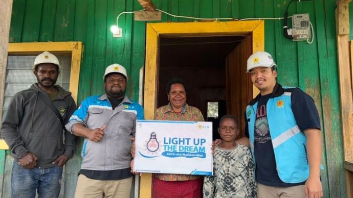 PLN Beri Bantuan Gratis ke Warga Kabupaten Lanny Jaya