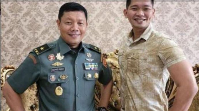 Viral Foto AKP Ulil Ryanto Anshari Bareng Jenderal Bintang 1 TNI