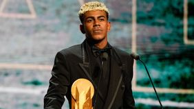 Bintang Barcelona, Lamine Yamal meraih penghargaan Kopa Trophy 2025 atau Pemain Muda Terbaik Dunia berusia di bawah 21 tahun untuk kedua kalinya secara beruntun.